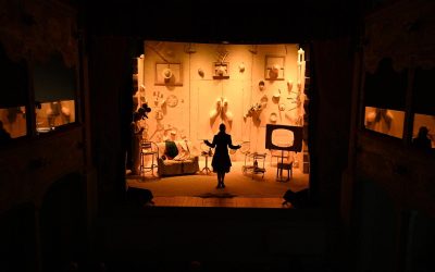 “Una giornata qualunque” con Gaia De Laurentis al Teatro comunale di Penna San Giovanni per il secondo appuntamento della stagione 2025/2026